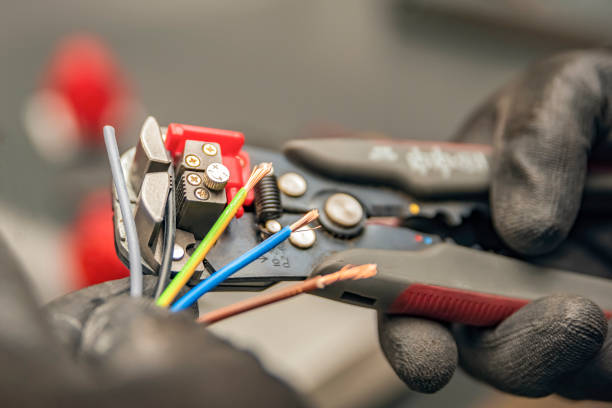 Best Affordable Emergency Electrician  in Chenoweth, OR
