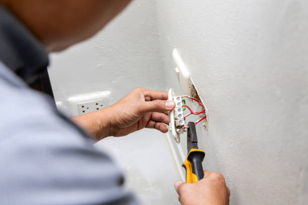 Best Licensed Electrician  in Chenoweth, OR